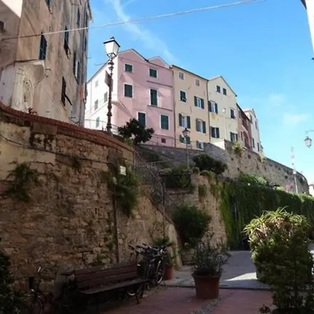 Holiday home Maison De Vacances Avec Grande Terrasse Ombragee