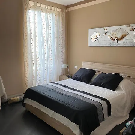 Maison De Avec Grande Terrasse Ombragee Tatil Evi Imperia